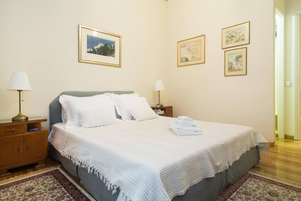 Top-Rated 1-Bedroom Apartment In The Heart Of Atény Exteriér fotografie