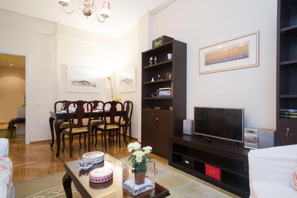 Top-Rated 1-Bedroom Apartment In The Heart Of Atény Exteriér fotografie