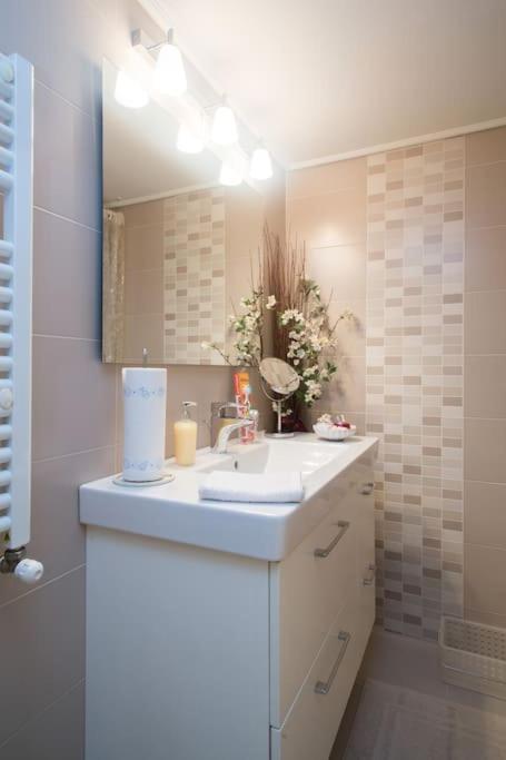Top-Rated 1-Bedroom Apartment In The Heart Of Atény Exteriér fotografie
