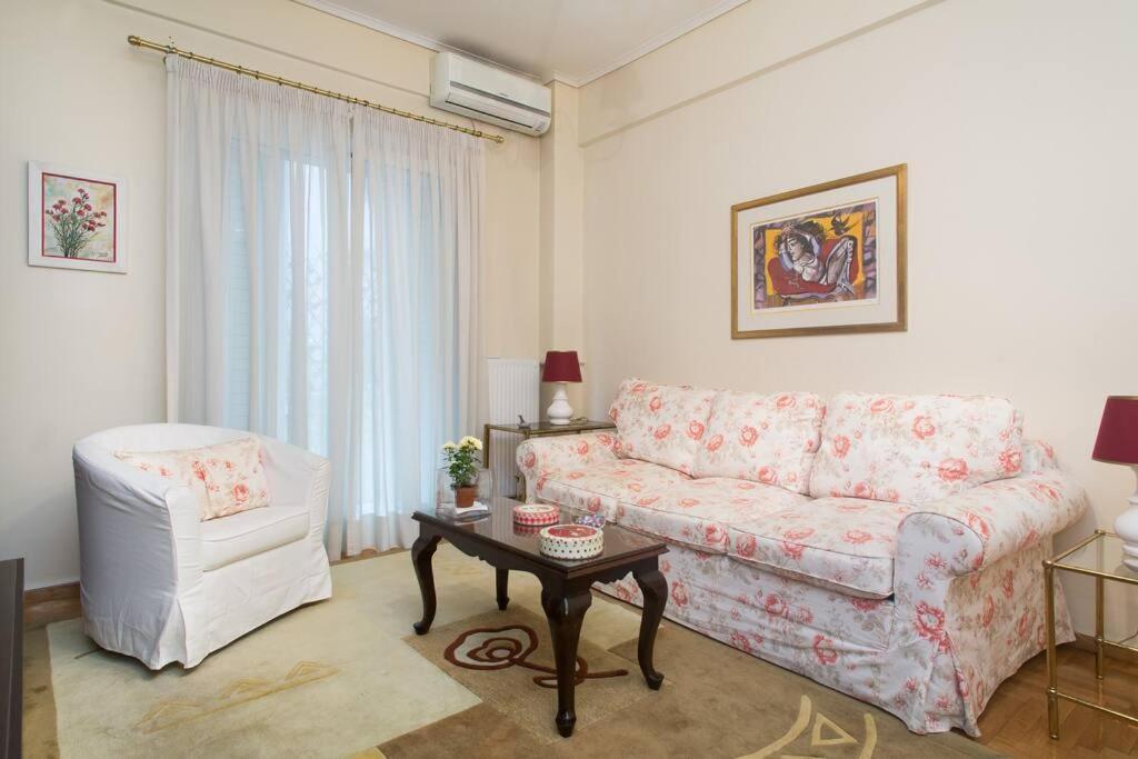 Top-Rated 1-Bedroom Apartment In The Heart Of Atény Exteriér fotografie